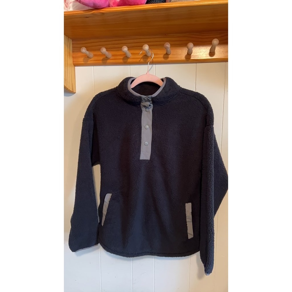Como Vintage Fleece Pullover with Snap Buttons